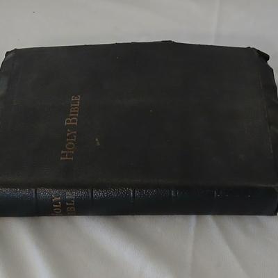 Two antique German bibles - 1899 - 1906 and a more modern Holy Bible