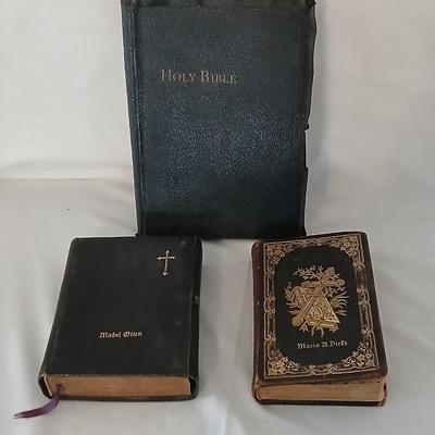 Two antique German bibles - 1899 - 1906 and a more modern Holy Bible
