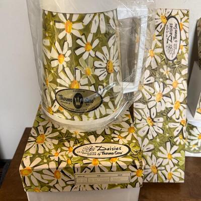Vintage Daisies Insulated Servers by Thermo-Serv in very rare NEW condition in original boxes Pitcher & Mugs