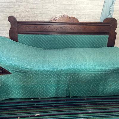 Vintage fainting couch
