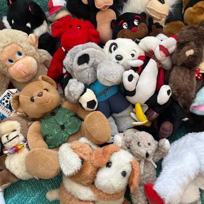 Stuffed animals & few dolls