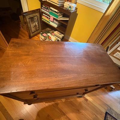 Three Drawer Dresser Early American Look (LR-ES)