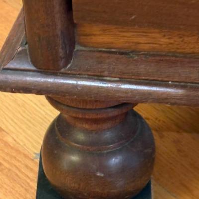 Three Drawer Dresser Early American Look (LR-ES)