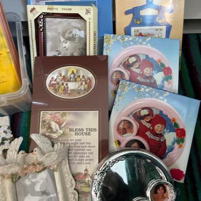 Knick knacks, frames, decor
