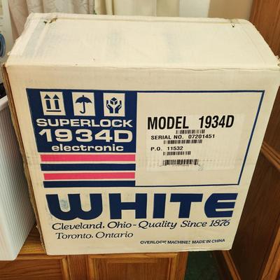 White Superlock Model 1934D Serger in Box
