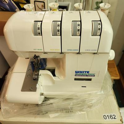 White Superlock Model 1934D Serger in Box