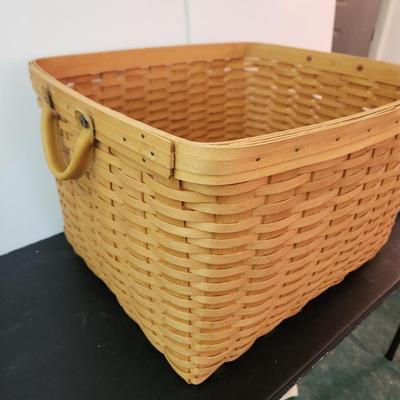 Large Longaberger Basket w Leather Handles 2003 20x17.5x12