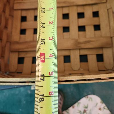 Large Longaberger Basket w Leather Handles 2007 19x17x9.5