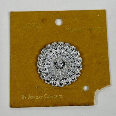 Vintage LOREE Silvertone Scarf Clip