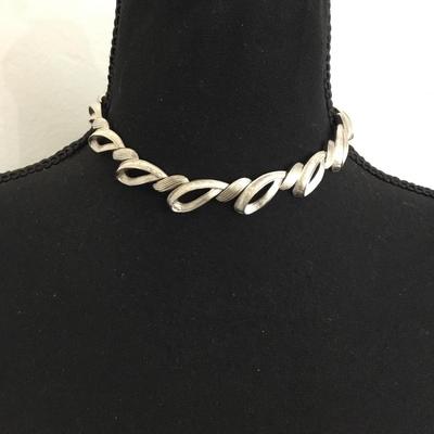 Beautiful, mid century, safari, silver toned choker