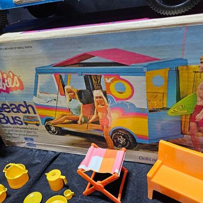 Barbie Beach Bus with some accessories - 1973 Mattel