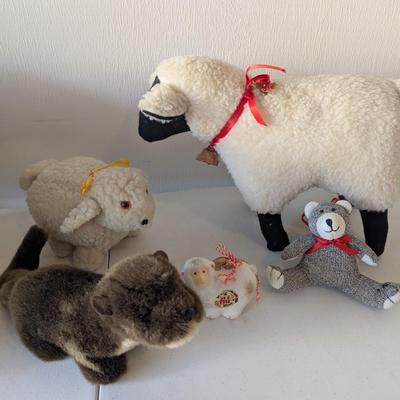 Plush & Ceramic Animals Sheep