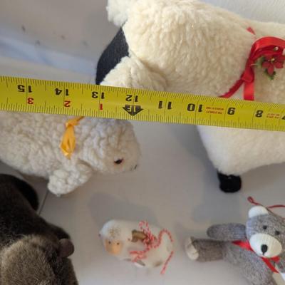 Plush & Ceramic Animals Sheep