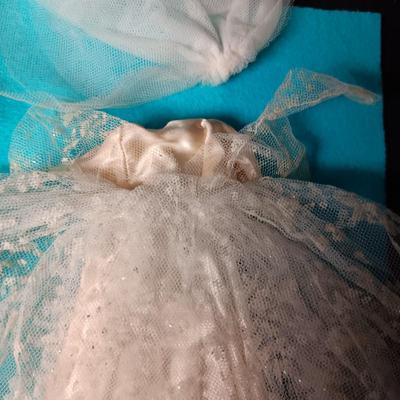 BARBIE DOLL DRESS UP CLOTHES