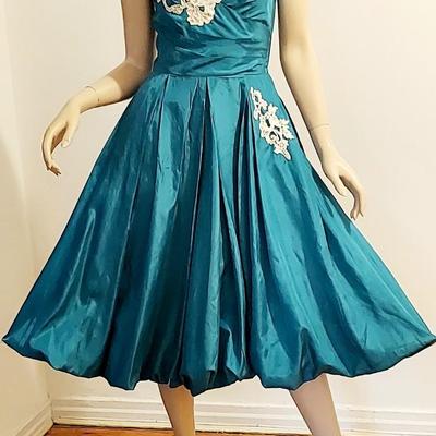 Vtg 50-60s Fit & Flare Shantung dress w/Crinoline