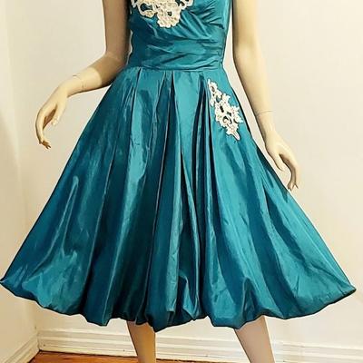 Vtg 50-60s Fit & Flare Shantung dress w/Crinoline