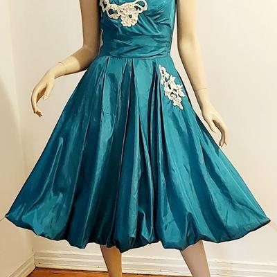 Vtg 50-60s Fit & Flare Shantung dress w/Crinoline