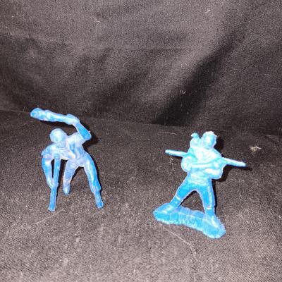 DETAILED FREE STANDING PIRATE ACTION FIGURES