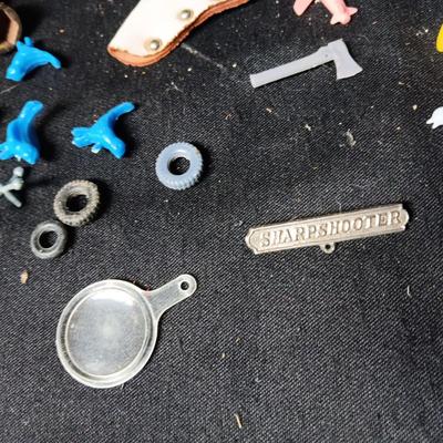 MORE SMALL TRINKETS AND COLLECTIBLES