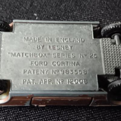 MATCHBOX SERIES NO 20 FORD CORTINA WITH METAL TRAILER AND PLASTIC BOAT