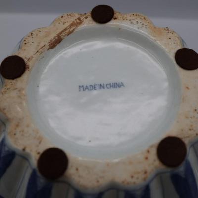 Vintage Chinese Blue & White Porcelain Round Ginger Jar