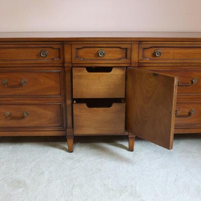 DREXEL Nine Drawer Dresser