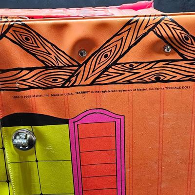 Mod Barbie Family House 1968 Has some accessories and two barbie dolls -roof is damaged