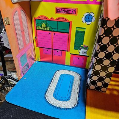 Mod Barbie Family House 1968 Has some accessories and two barbie dolls -roof is damaged