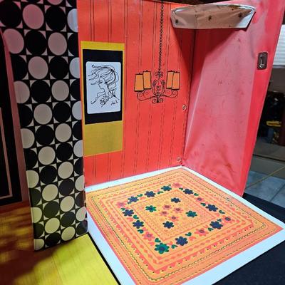 Mod Barbie Family House 1968 Has some accessories and two barbie dolls -roof is damaged