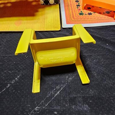 Mod Barbie Family House 1968 Has some accessories and two barbie dolls -roof is damaged