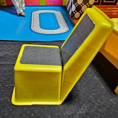 Mod Barbie Family House 1968 Has some accessories and two barbie dolls -roof is damaged