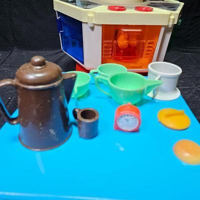 1970's Barbie Karosel Kitchen Sears Exclusive Carousel Mattel with some accessories