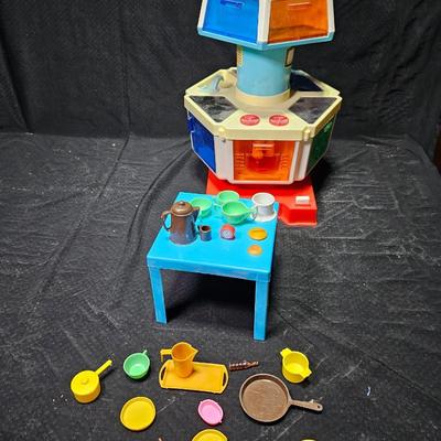 1970's Barbie Karosel Kitchen Sears Exclusive Carousel Mattel with some accessories