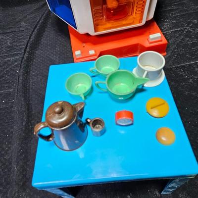 1970's Barbie Karosel Kitchen Sears Exclusive Carousel Mattel with some accessories