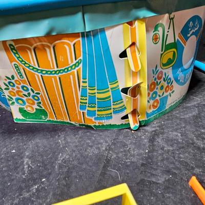 Vintage Barbie Pool Party Swimming Pool 1973 Not Complete with barbie dolls