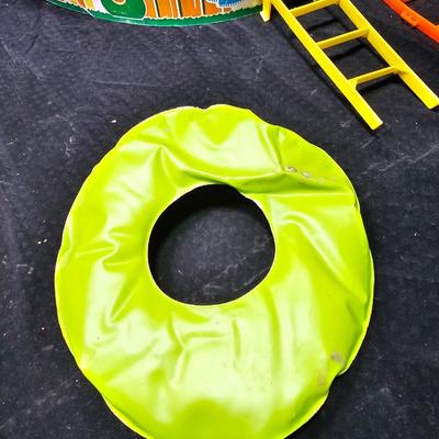 Vintage Barbie Pool Party Swimming Pool 1973 Not Complete with barbie dolls