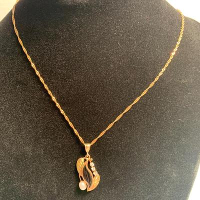 14k Yellow Gold Necklace w/ Pendant