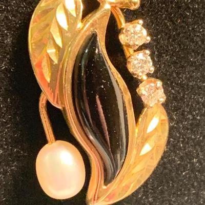 14k Yellow Gold Necklace w/ Pendant