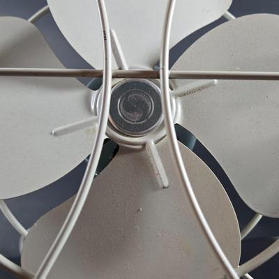 LOT 284: Vintage Desk Fan and GE P'JAMMER AM FM CLOCK RADIO ; Both Untested