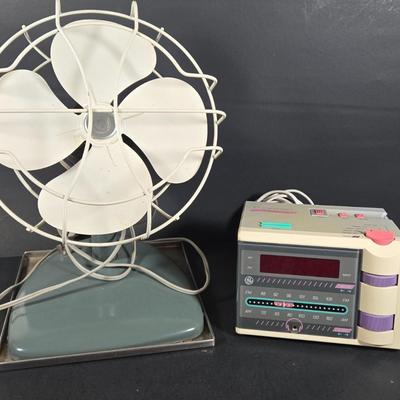 LOT 284: Vintage Desk Fan and GE P'JAMMER AM FM CLOCK RADIO ; Both Untested
