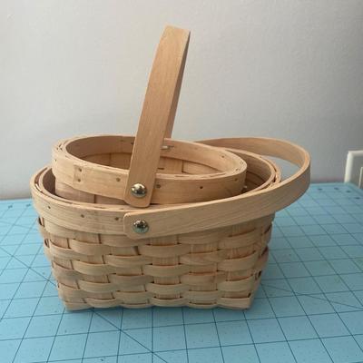 2 baskets