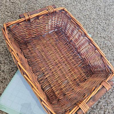 Basket tray and sign