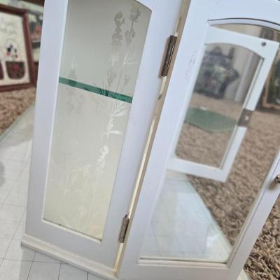 Small display case