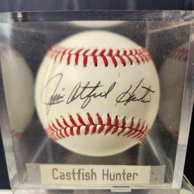 Jim Catfish Hunter Signed Baseball In Collectors Case