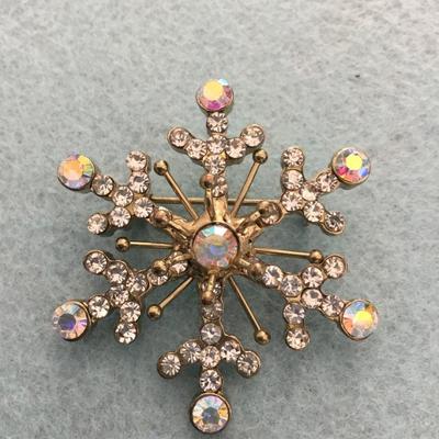 Vintage snowflake brooch