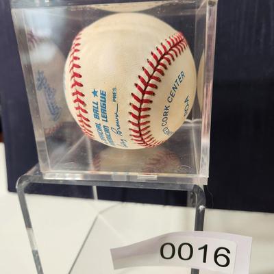 Rod Carew Signed Baseball In Collectors Case