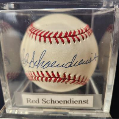 Red Schoendienst Signed Baseball In Collectors Case