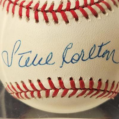 Steve Carlton Signed Baseball In Collectors Case