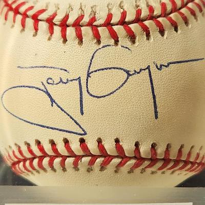 Tony Gwynn Signed Baseball In Collectors Case