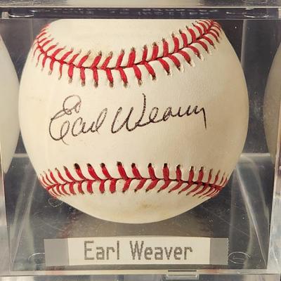 Earl Weaver Baltimore Orioles Signed Baseball In Collectors Case